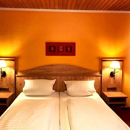 Hotel Paintner แกร์เมอร์ริง ภายนอก รูปภาพ