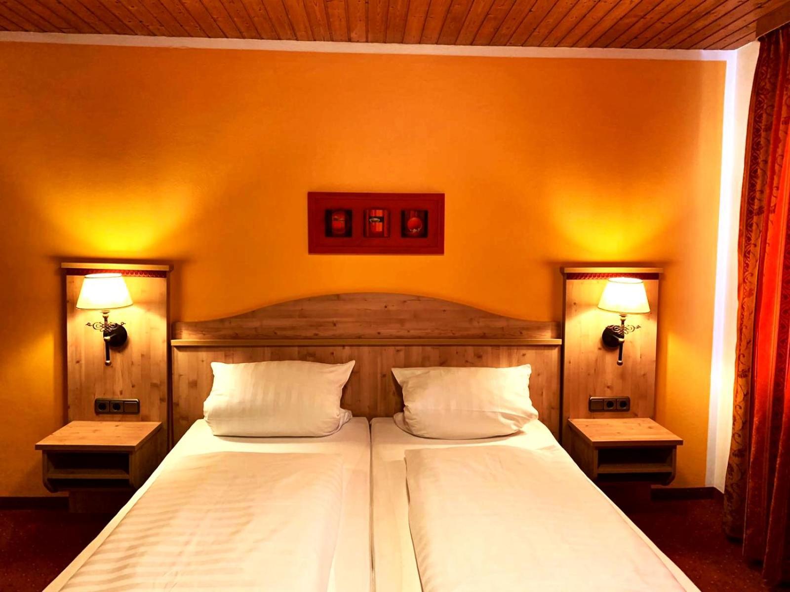 Hotel Paintner แกร์เมอร์ริง ภายนอก รูปภาพ